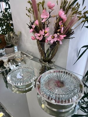 circular serving tray