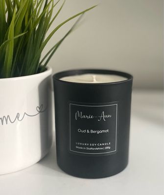 Oud &amp; Bergamot Black Candle