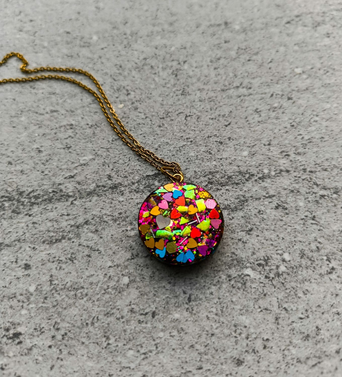 Neon Heartburst Necklace - M.V.G Skart