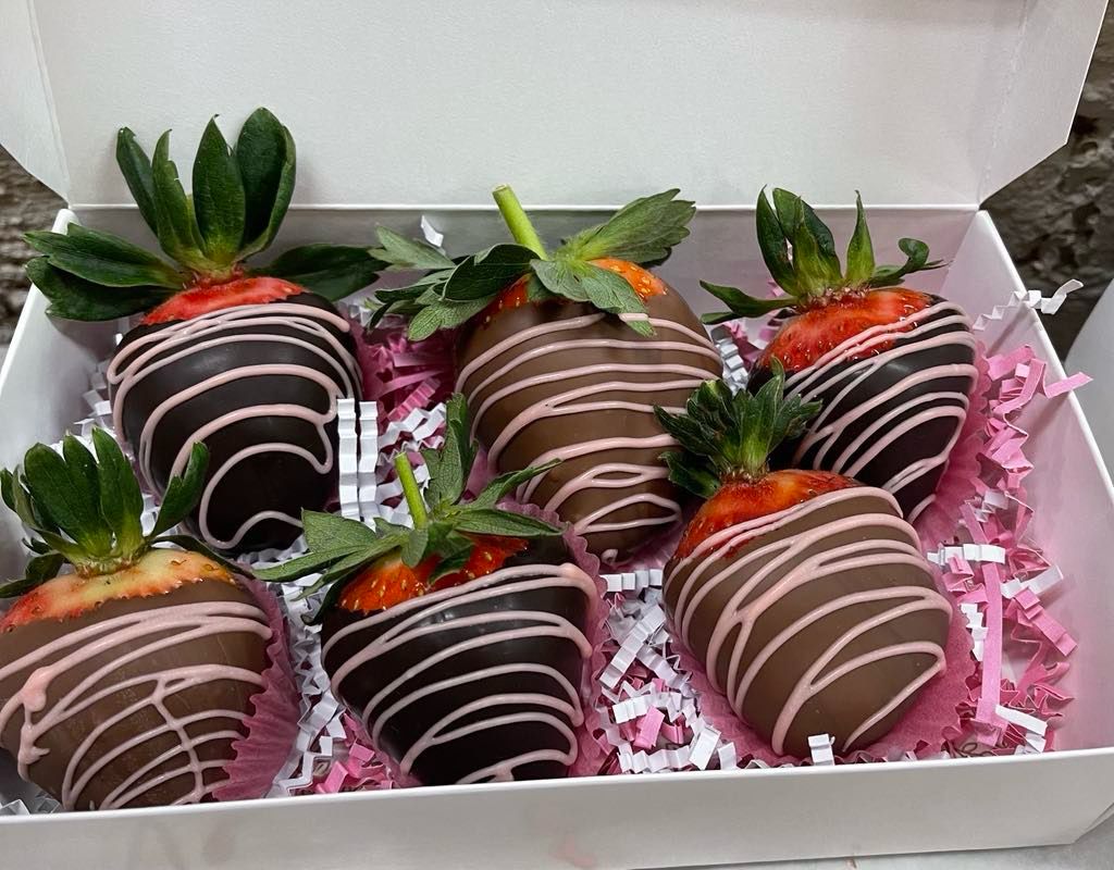 Valentines Day - Chocolate Covered Strawberries