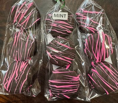 Hand Dipped Chocolate Oreos Hand Dipped Chocolate Oreos