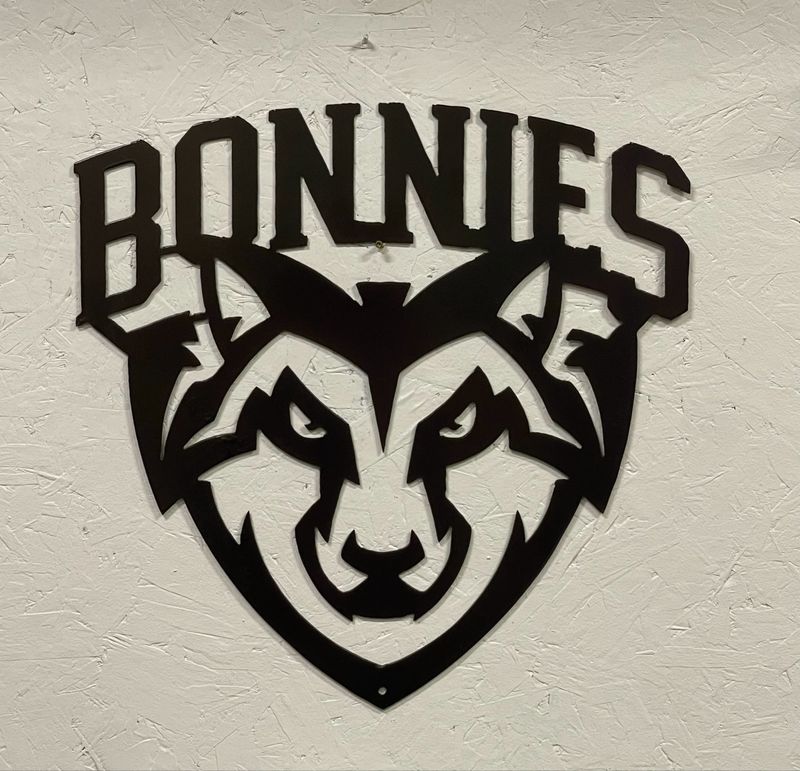 Metal Bonaventure Silhouette Bonnies Wolf Cutout