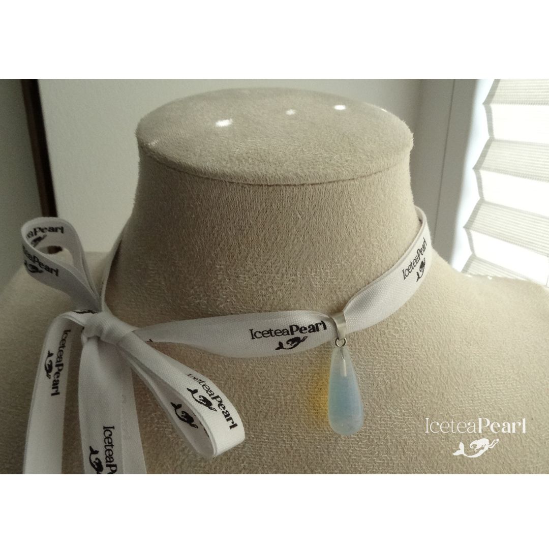 Random &quot;Water Drop&quot; White Ribbon