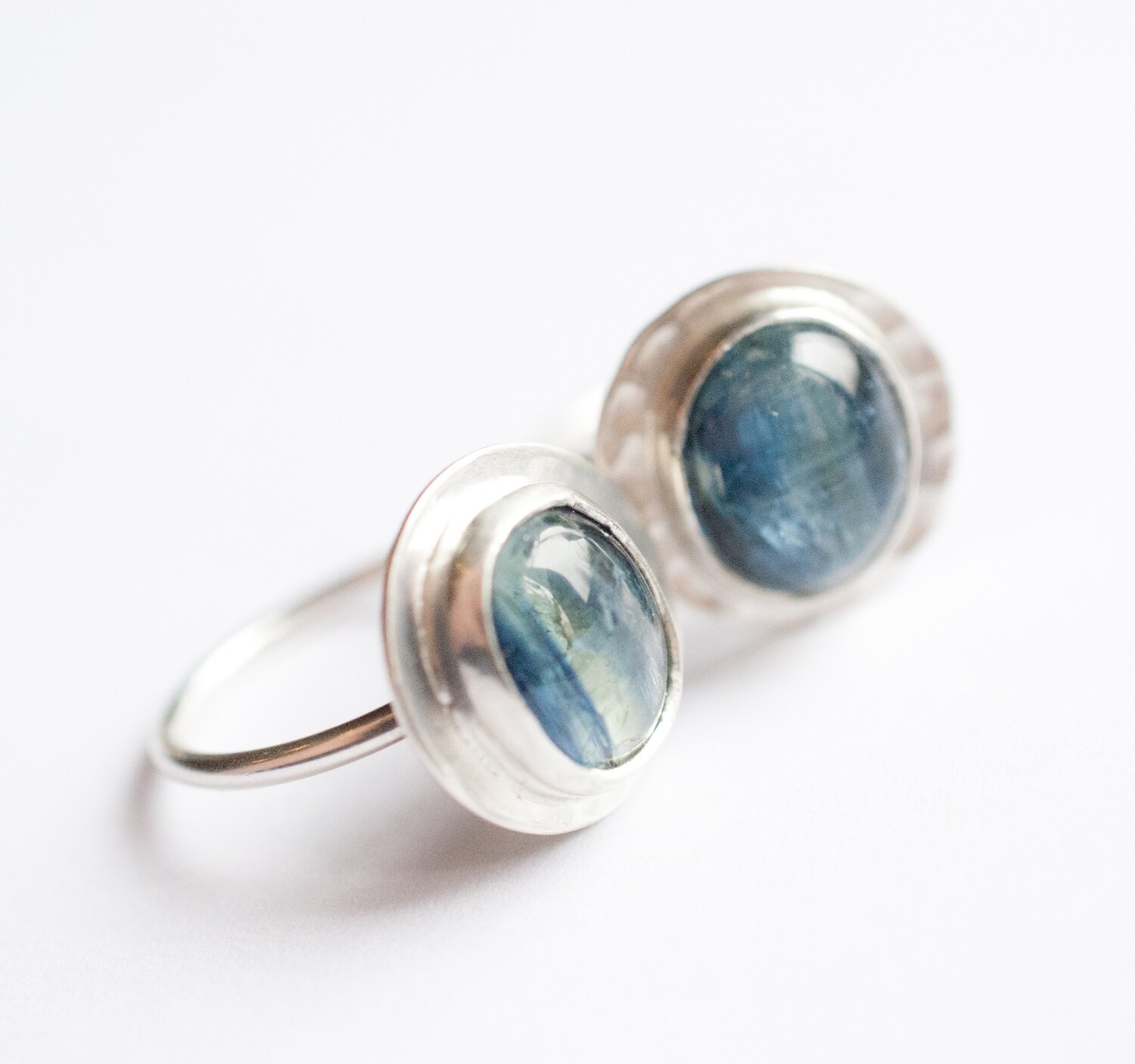 Kyanite Glow ring, small