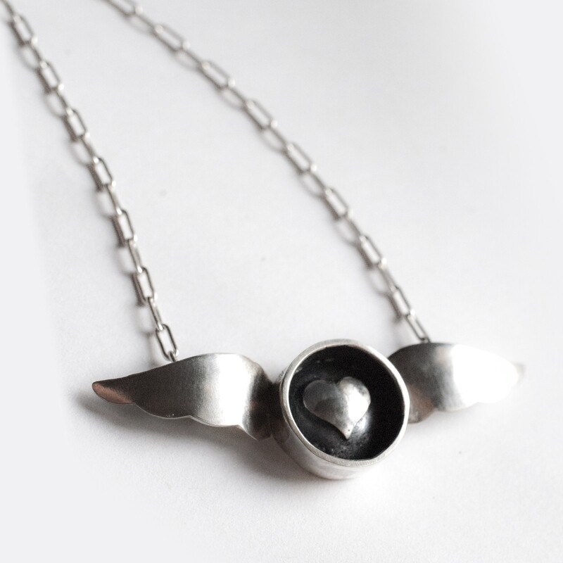 Seeker pendant