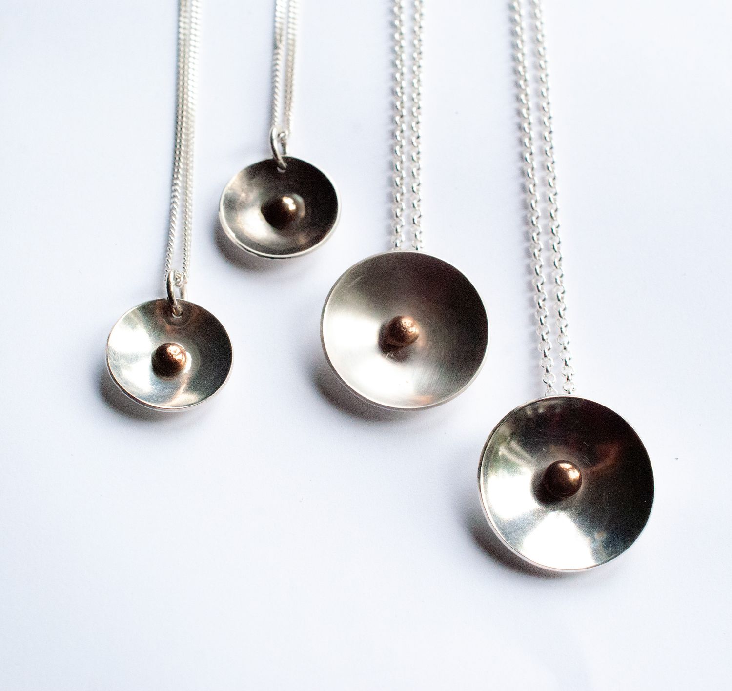 Pendulum pendant