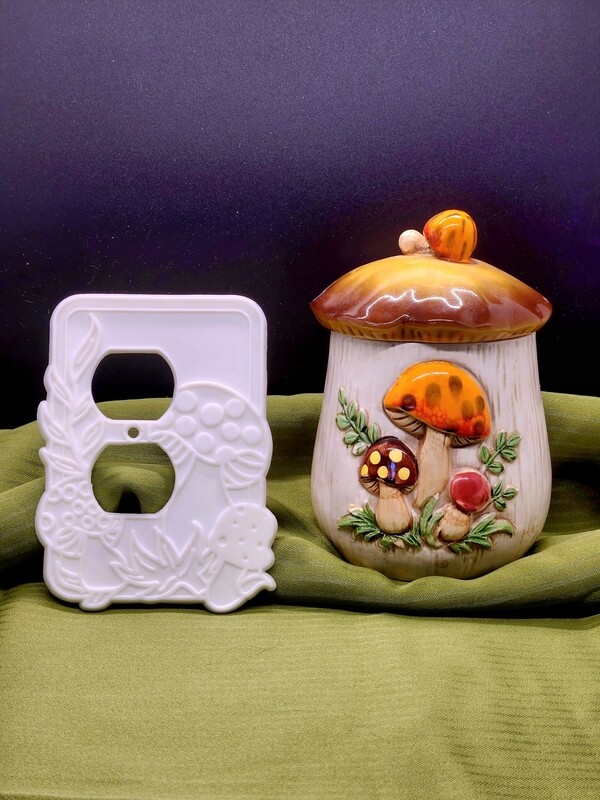 Merry Mushroom Outlet Blank
