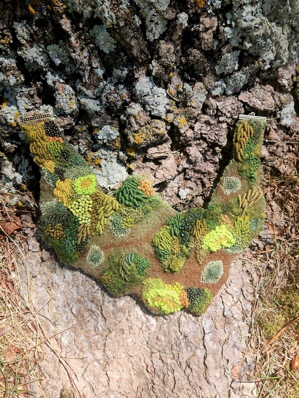 Mossy Bib (large)