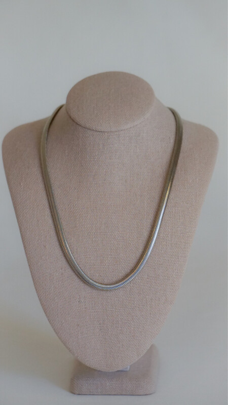 Thin Snake Necklace In White Rhodium
