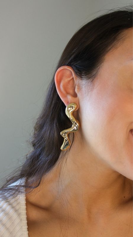 Mia’s Earrings