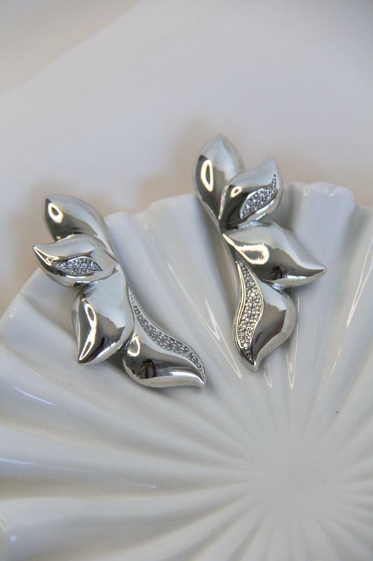 Lotus Flower In White Rhodium