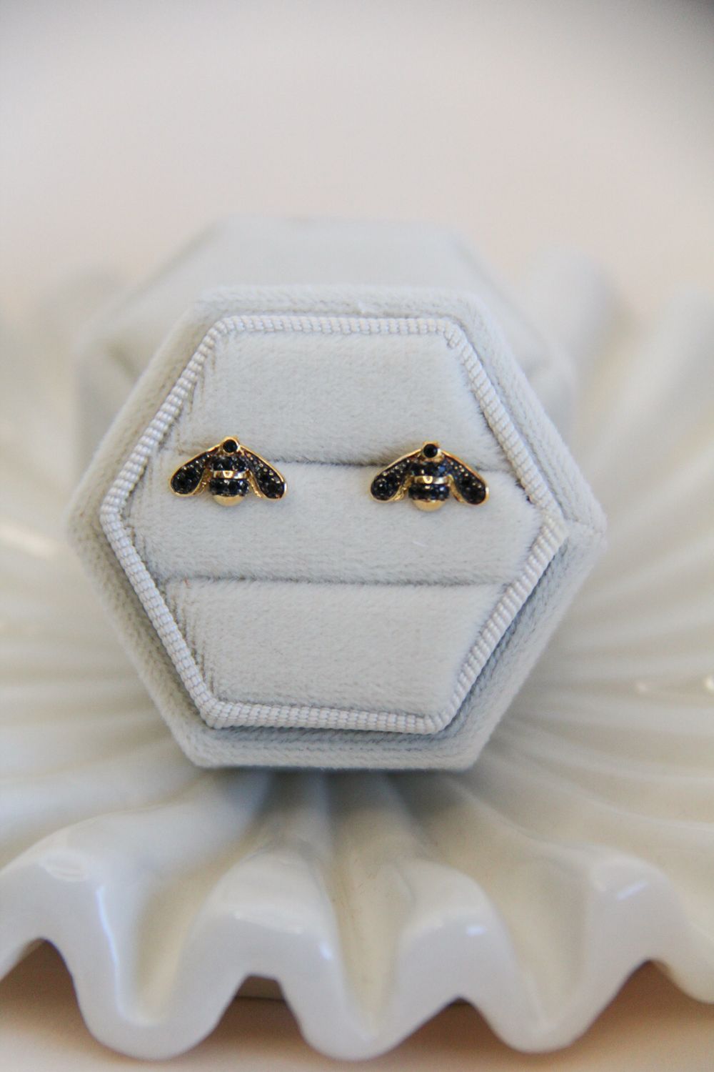 Small Bee Stud