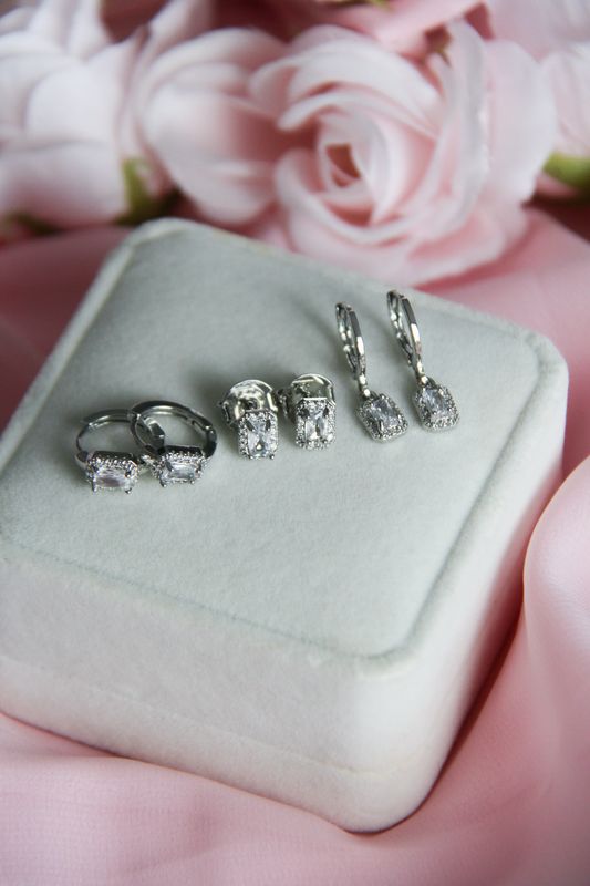 Amber’s Triple Set In White Rhodium