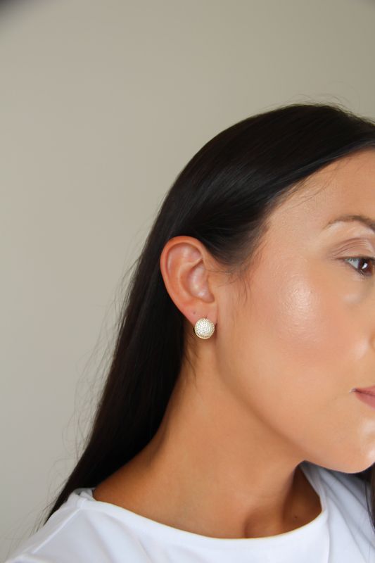 Delicate Lilly’s Hoops