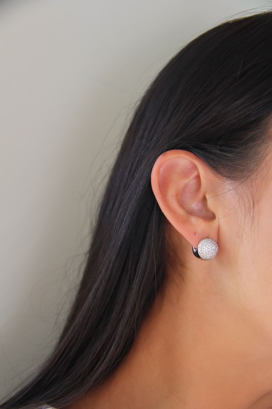 Delicate Lilly’s Hoops In White Rhodium