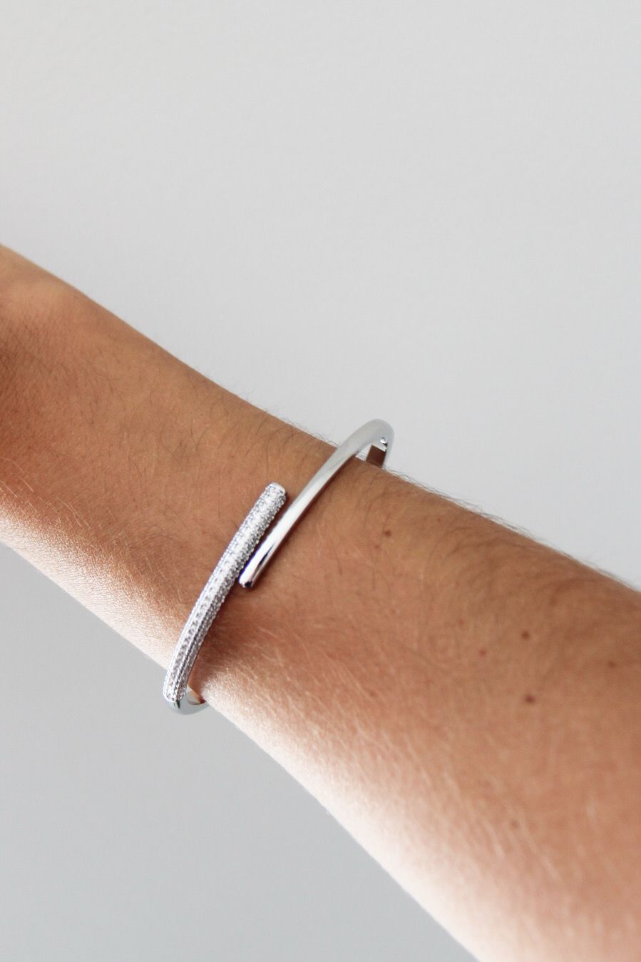 Mariah’s Bangle Bracelet In White Rhodium