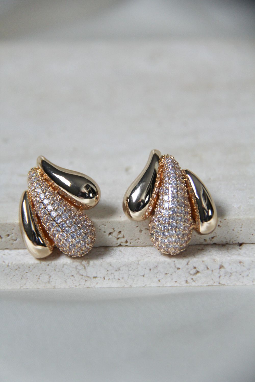 Daiana’s Earrings