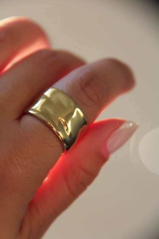 Bruna’s Adjustable Ring