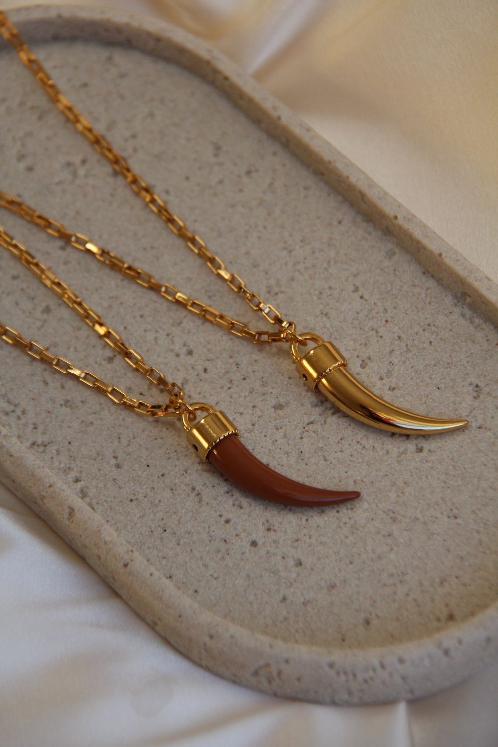 Paola’s Long Necklace In Brown