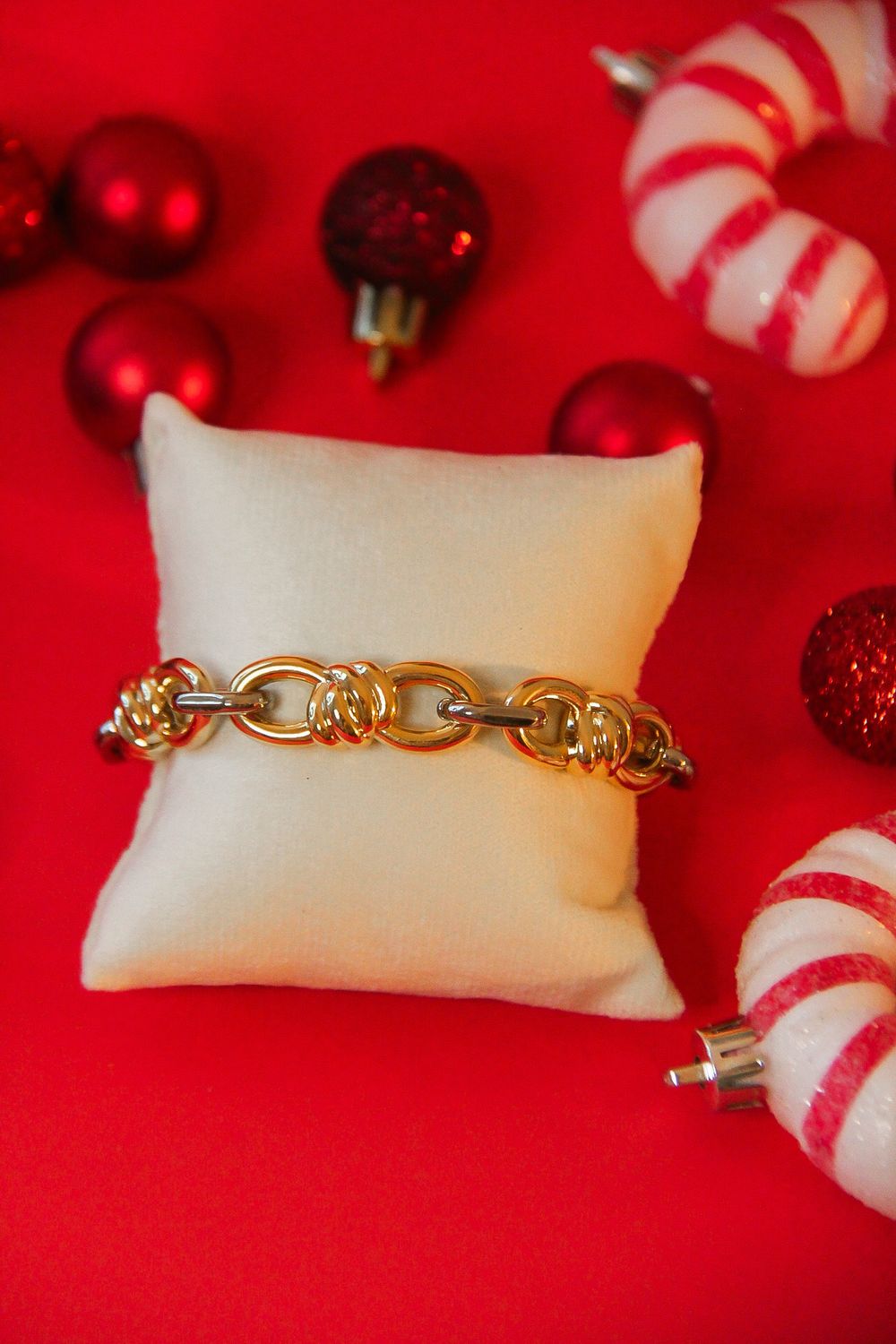 Hellen’s Bracelet In Magnet Clasps