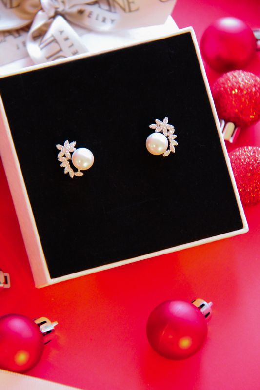 Sophia’s Genuine Pearl Earrings