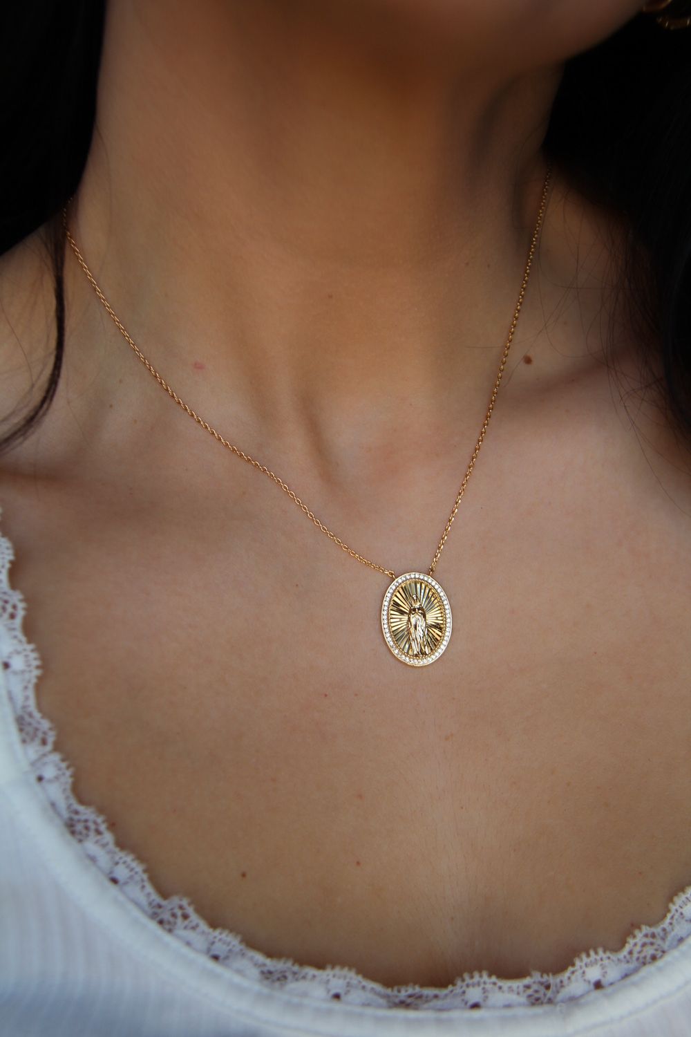 Catholic Medal In Plated Gold 18k
