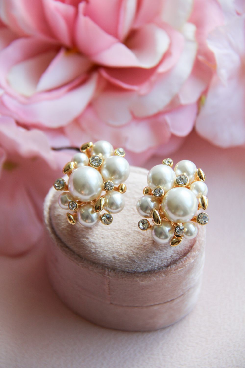 Wilma’s Pearl Earrings