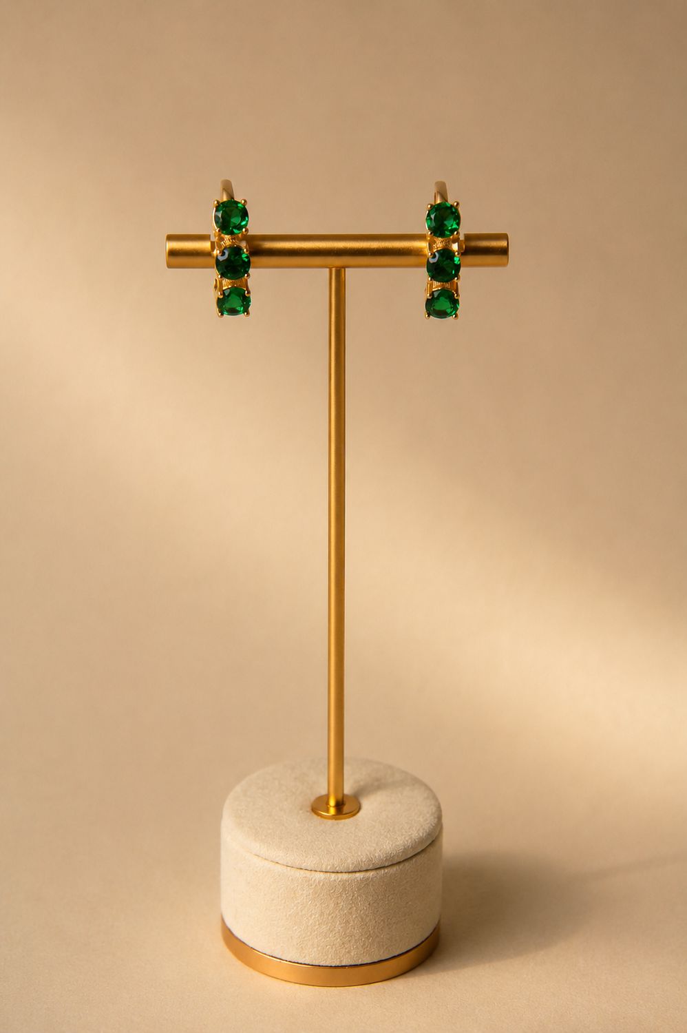 Silva’s Emerald Green Earrings