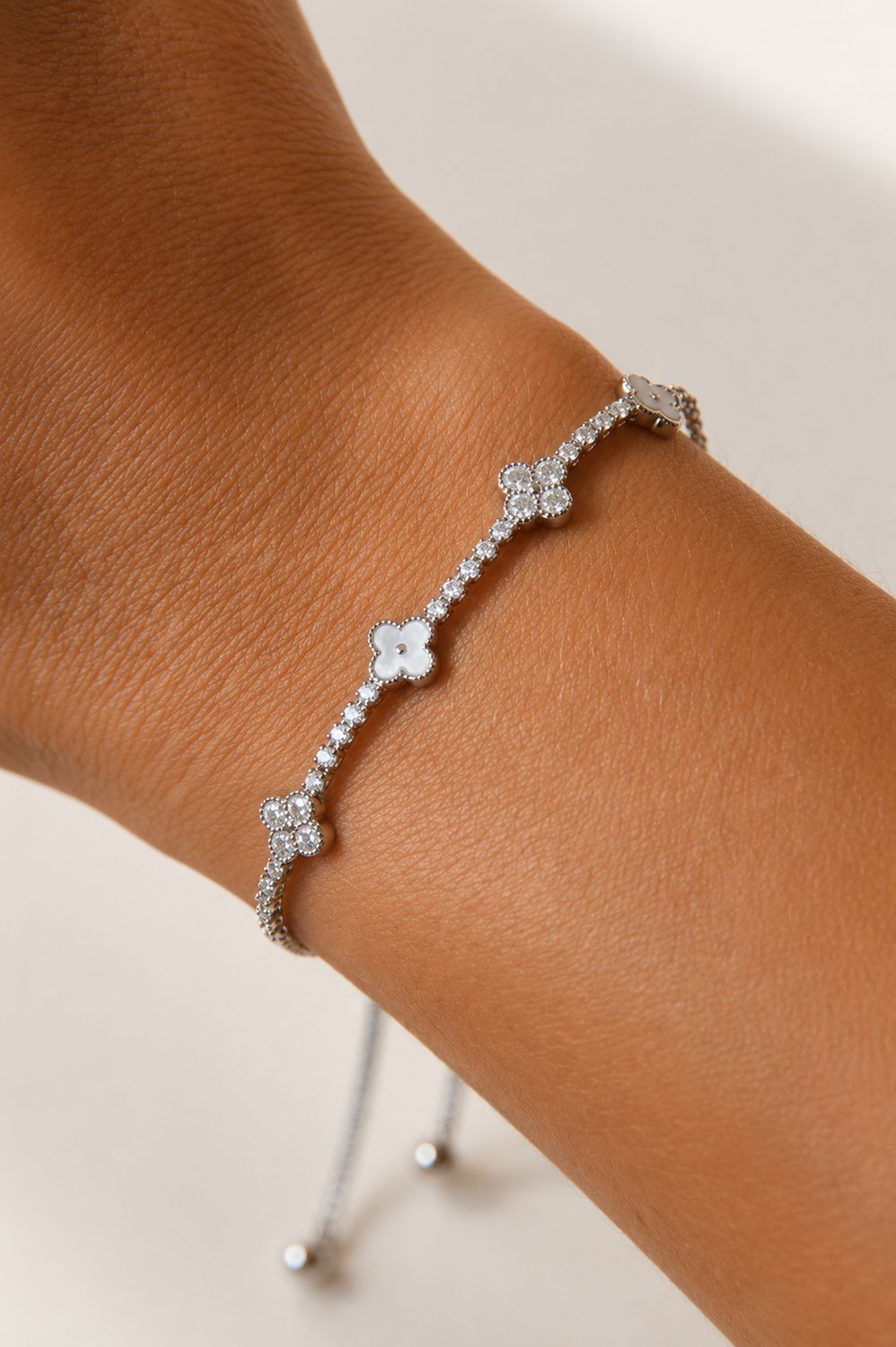 Clover Bracelet In White Rhodium