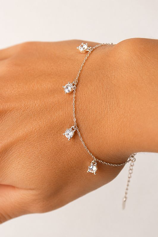 Delicate Pendant Bracelet