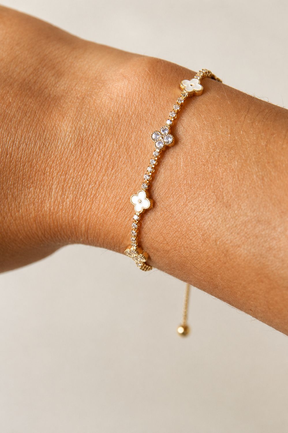 Clover Bracelet With Adjustable String