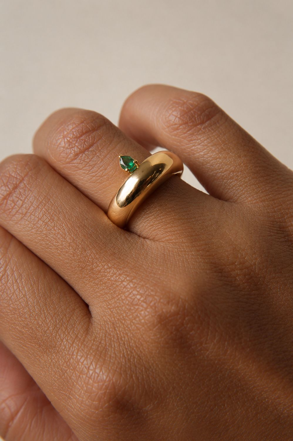 Adjustable Ring In Emerald Fusion