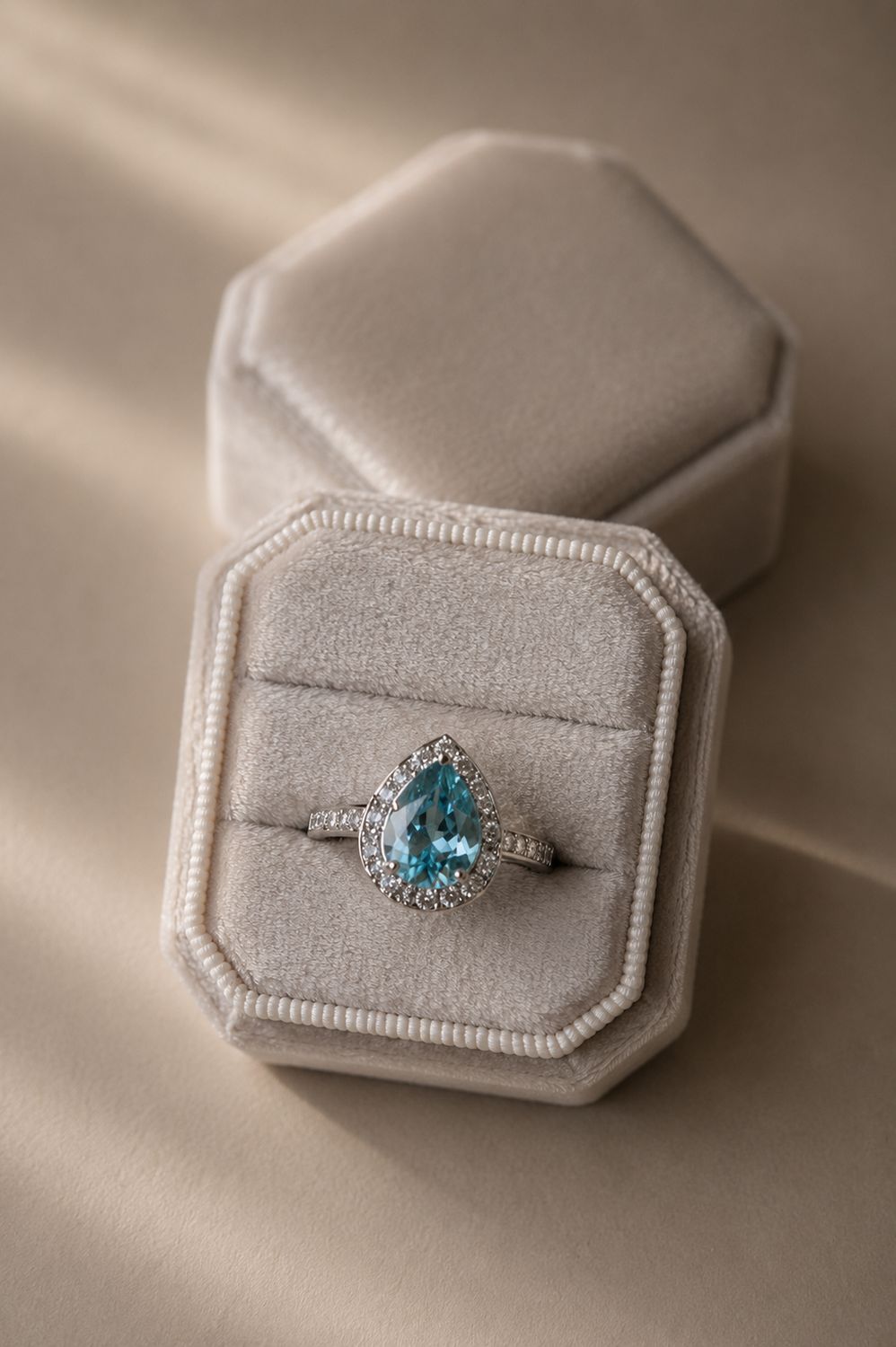 Acqua Ring Size 7.5