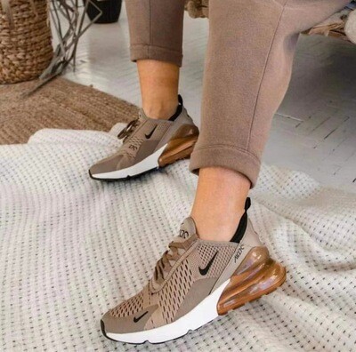 NIKE mocha AM270
