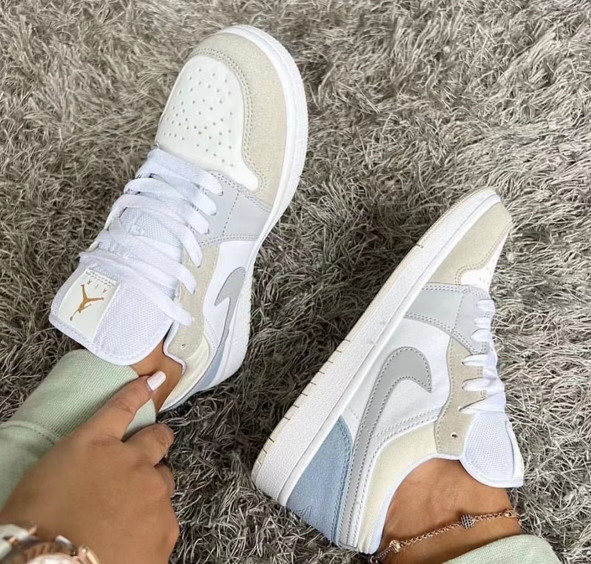 NIKE beige+grey AJ
