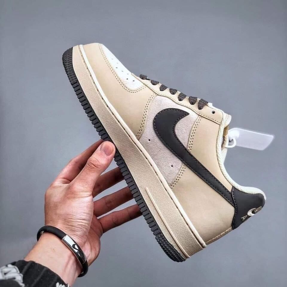 NIKE grey cream AF1