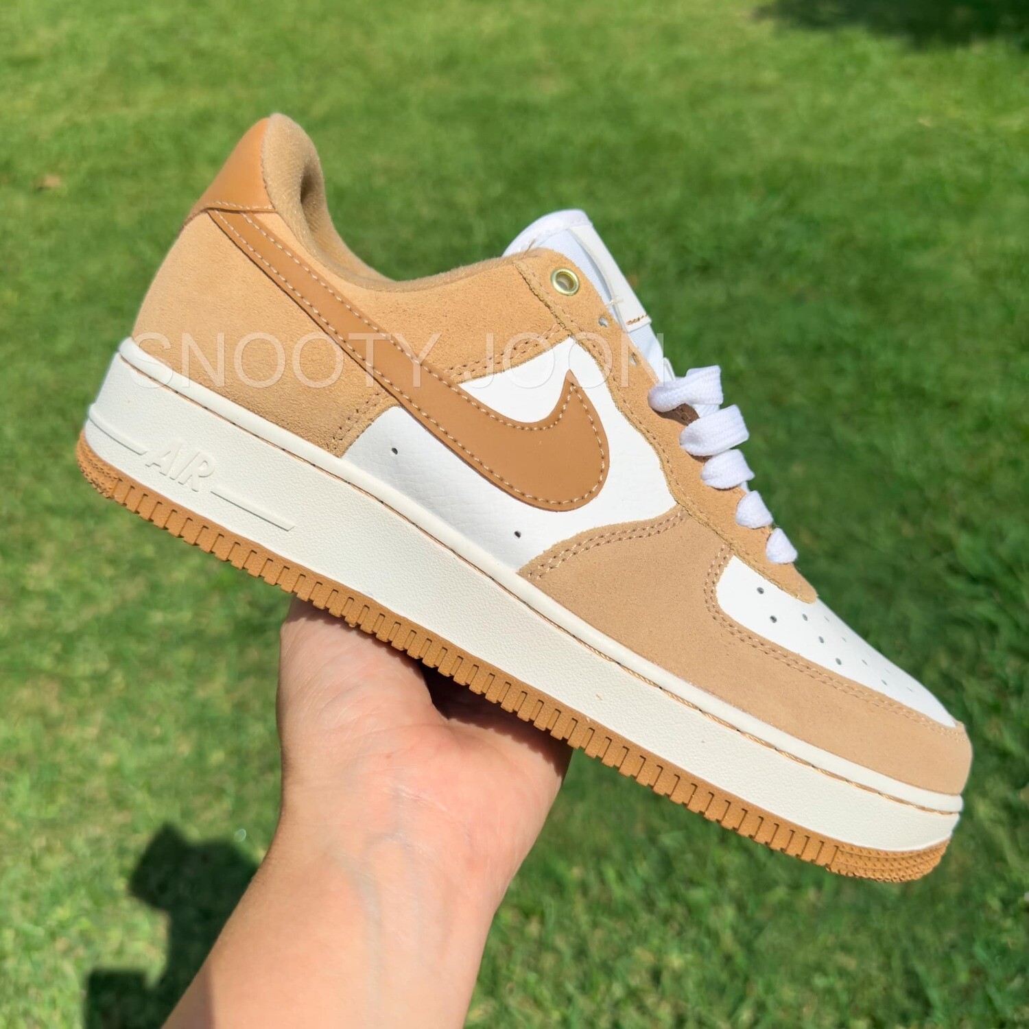 NIKE vanchetta tan AF1