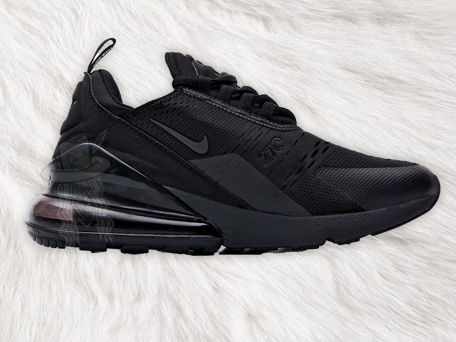 NIKE black out AM270