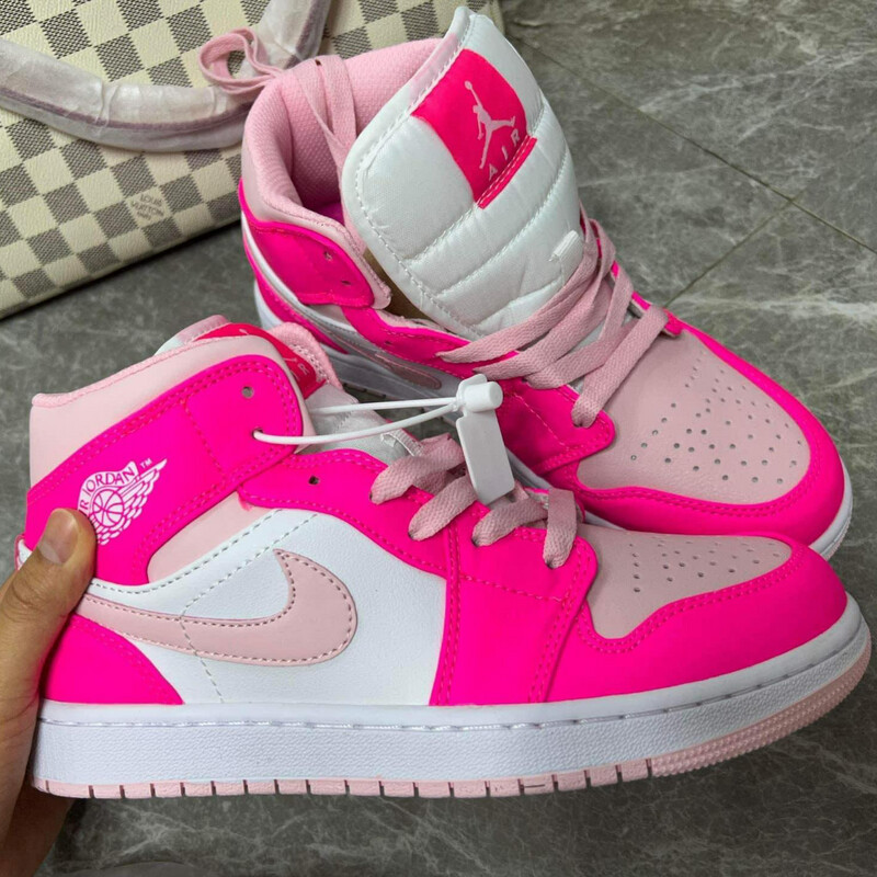 NIKE sneakers