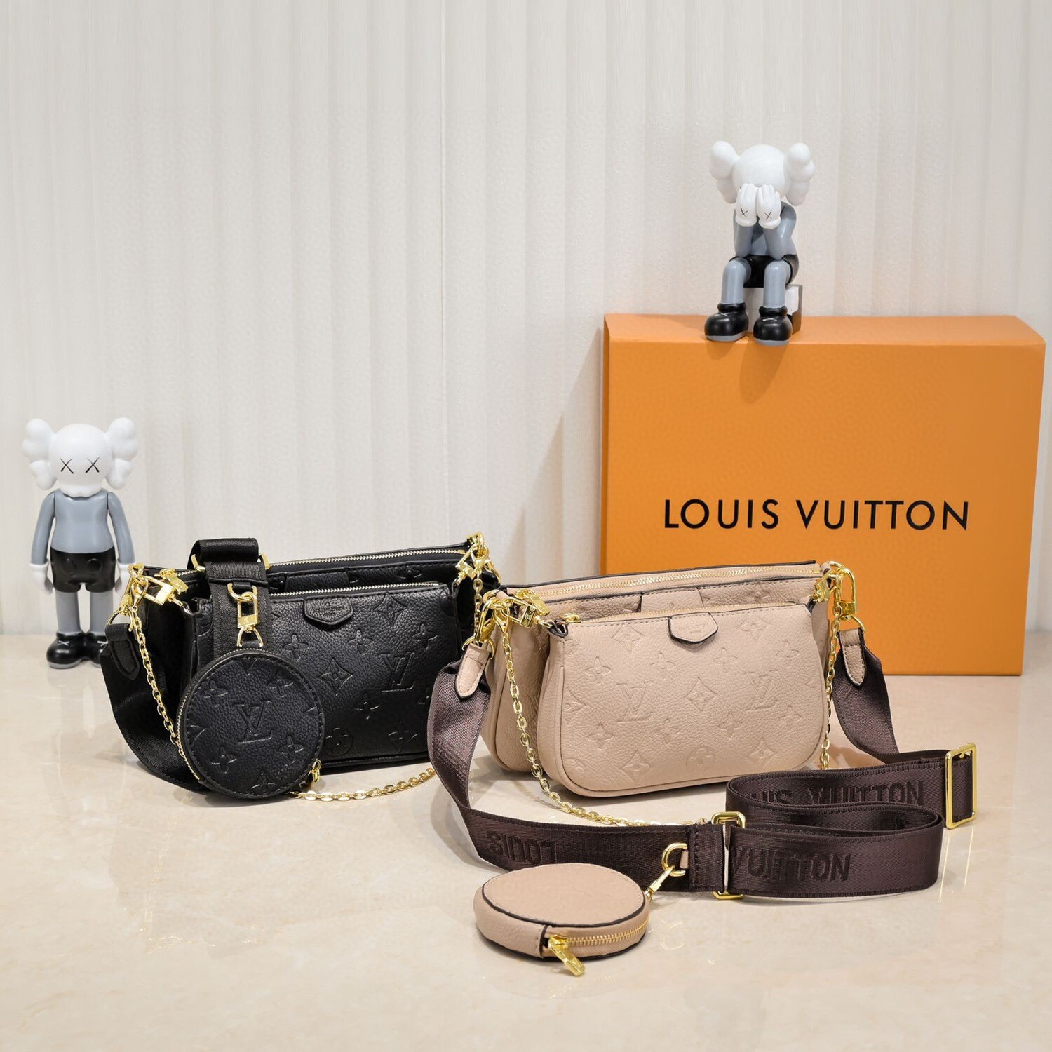 LV neutral multi pochette