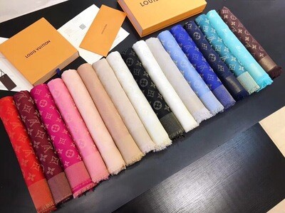 LV scarf