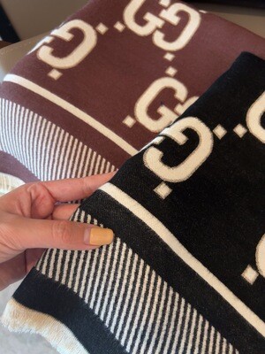 GG scarf