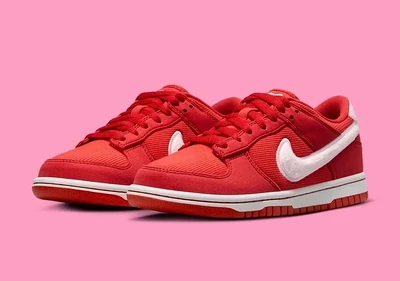 NIKE sole mates