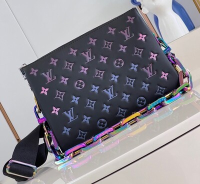LV black chroma coussin