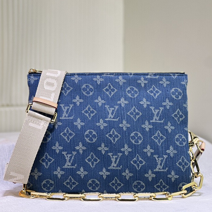 LV denim coussin