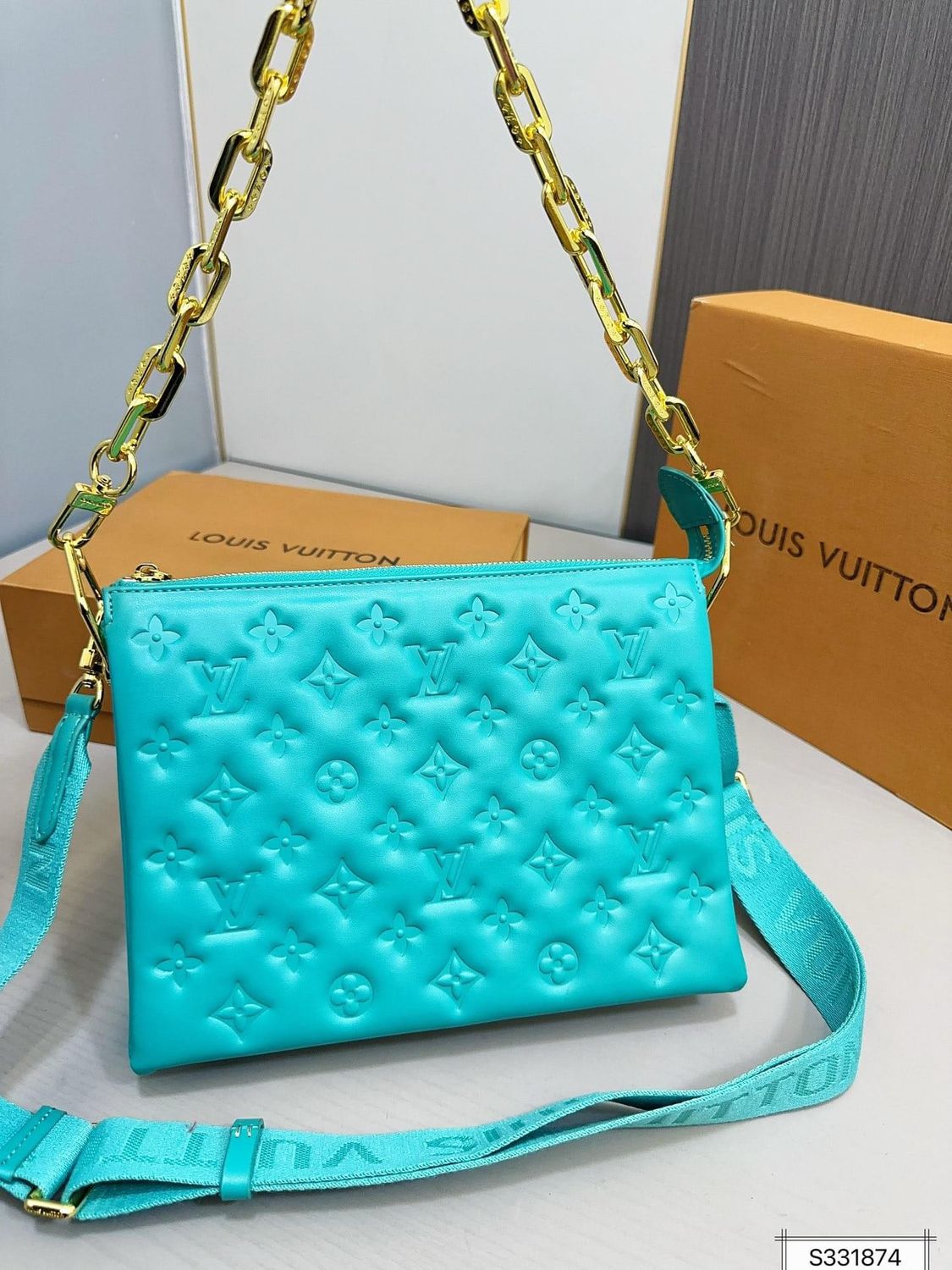 LV caribbean coussin