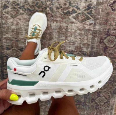 ONCLOUD runner undyed green