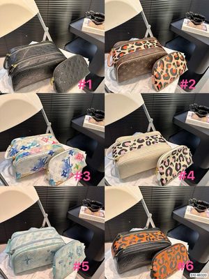 LV printed toiletry set