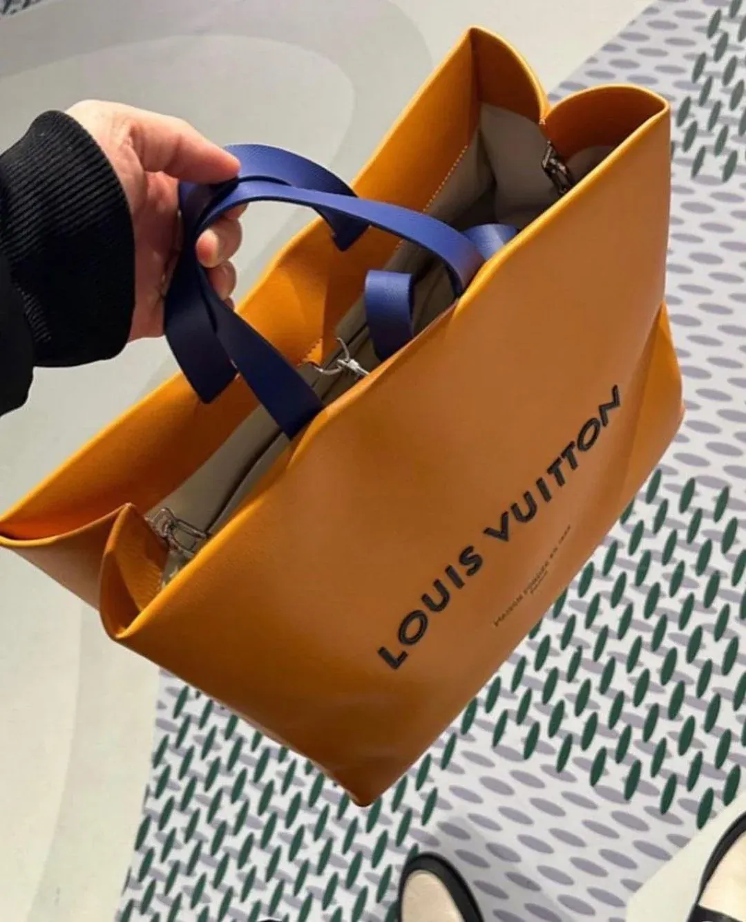 LV shopper bag