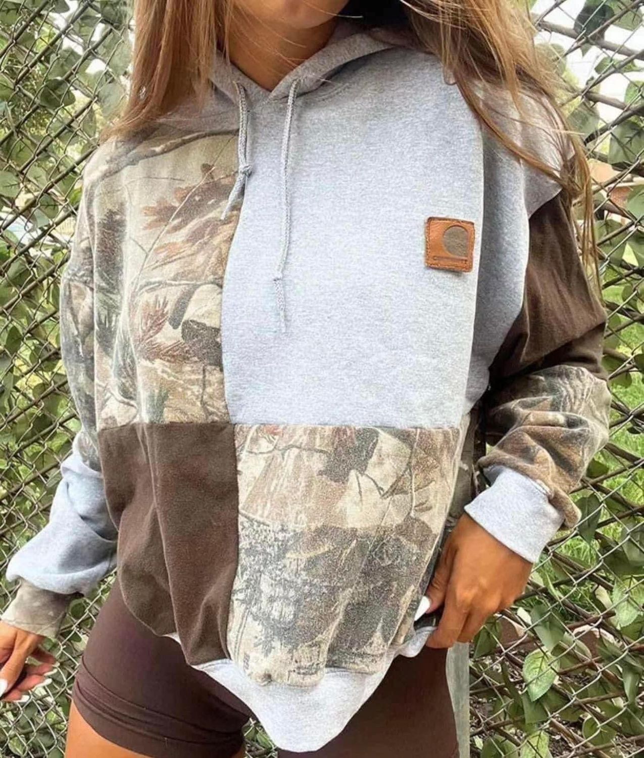 CARHARTT camo shift hoodie